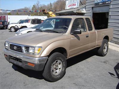 Used Toyota Tacoma 1996 : $7995