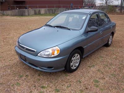 Used Kia Rio 2001 : $2999