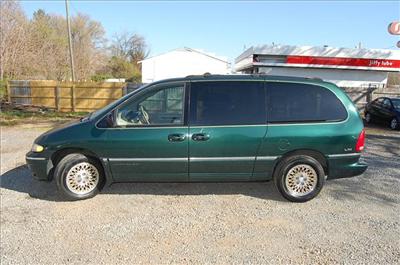 Used Chrysler TownandCountry 1996 : $3995