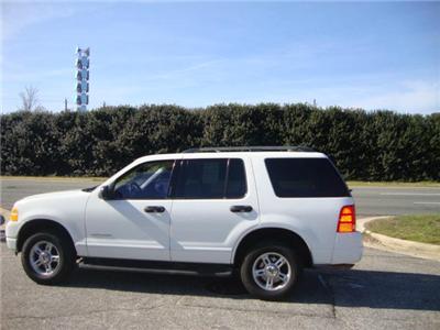 Used Ford Explorer 2004 : $9995