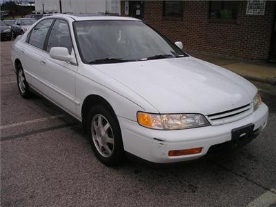 Used Honda Accord 1994 : $3500