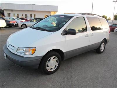 Used Toyota Sienna 2000 : $10950