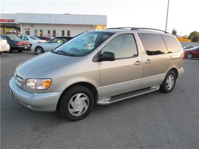 Used Toyota Sienna 2000 : $10950
