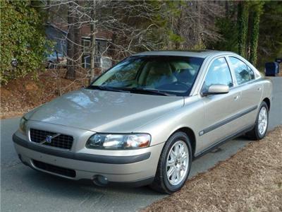 Used Volvo S60 2004 : $7700