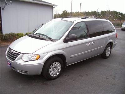 Used Chrysler TownandCountry 2005 : $8995