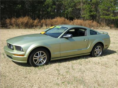 Used Ford Mustang 2005 : $13995