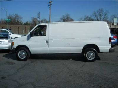 Used Ford Econoline 2005 : $8990