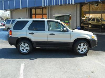 Used Ford Escape 2006 : $10990