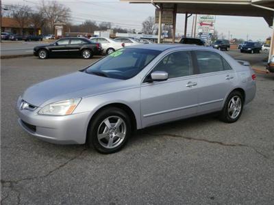 Used Honda Accord 2004 : $9450