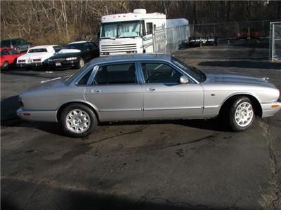 Used Jaguar XJ8 2003 : $9495