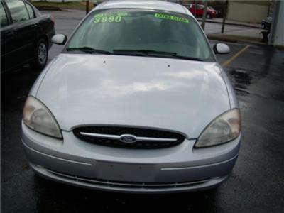 Used Ford Taurus 2000 : $3600