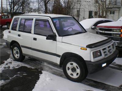 Used Geo Tracker 1997 : $3995