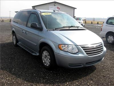 Used Chrysler TownandCountry 2005 : $8995