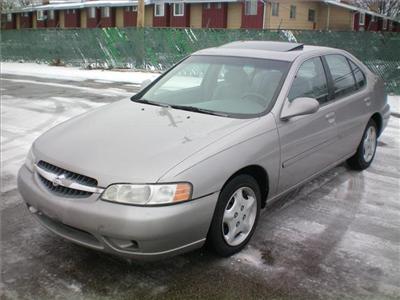 Used Nissan Altima 2000 : $4995