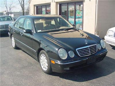 Used Mercedes-Benz EClass 2000 : $7995