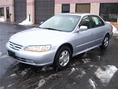 Used Honda Accord 2002 : $8395