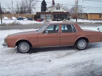 Used Oldsmobile Royale 1982 : $4500