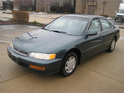 Used Honda Accord 1996 : $3775