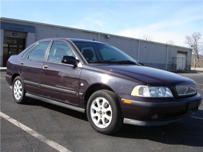 Used Volvo S40 2000 : $4995