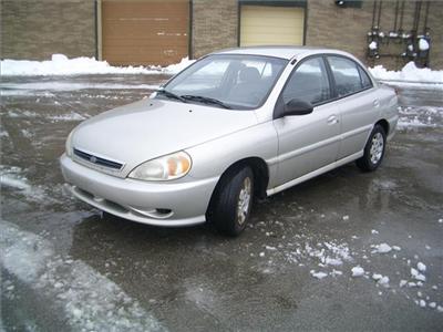 Used Kia Rio 2001 : $2800