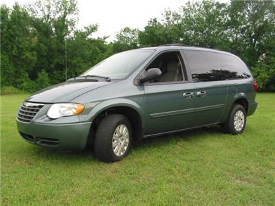 Used Chrysler TownCountry 2006 : $6950