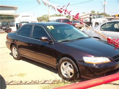 Used Honda Accord 1999 : $4999