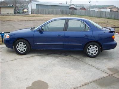 Used Hyundai Elantra 2000 : $2995