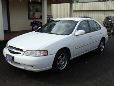 Used Nissan Altima 2000 : $3650
