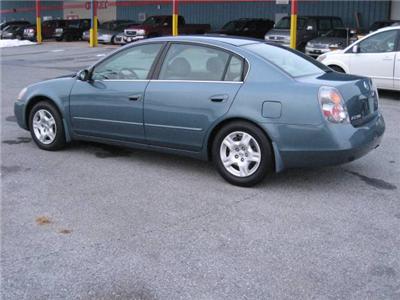 Used Nissan Altima 2002 : $7650