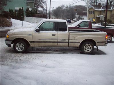 Used Mazda BSeries 1999 : $3195
