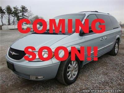 Used Chrysler TownCountry 2002 : $8995