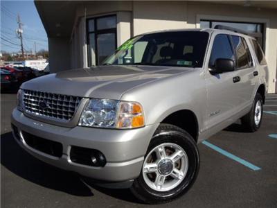 Used Ford Explorer 2005 : $7495