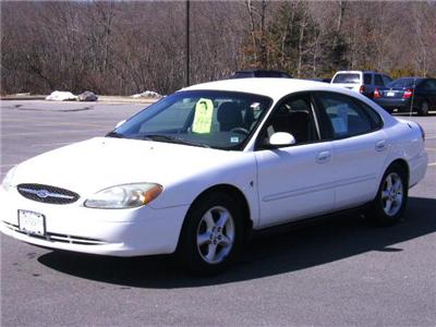 Used Ford Taurus 2001 : $3995