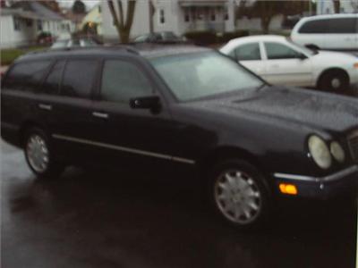 Used Mercedes-Benz EClass 1998 : $4295