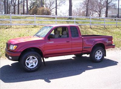 Used Toyota Tacoma 2002 : $10900