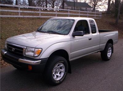 Used Toyota Pickup 2000 : $8500