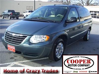 Used Chrysler TownCountry 2007 : $18495