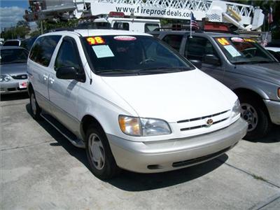 Used Toyota Sienna 1998 : $6395