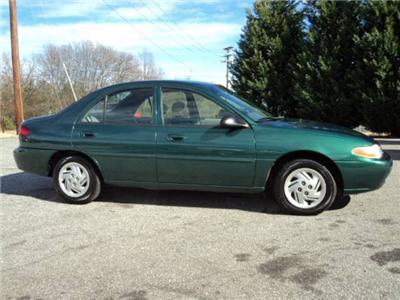 Used Ford Escort 2000 : $4390