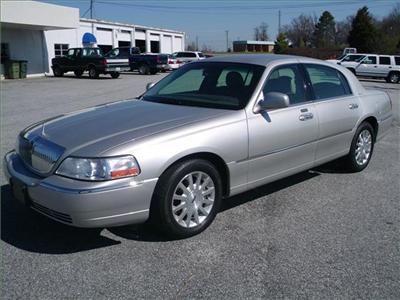 Used Lincoln TownCar 2007 : $18488
