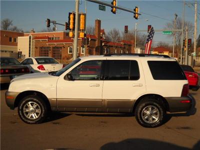Used Mercury Mountaineer 2004 : $10595