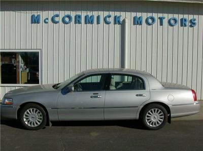 Used Lincoln TownCar 2005 : $10900