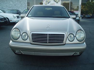 Used Mercedes Benz EClass 1997 : $5999