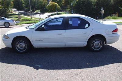 Used Chrysler Cirrus 1996 : $1995