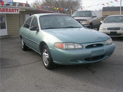 Used Ford Escort 1998 : $2895