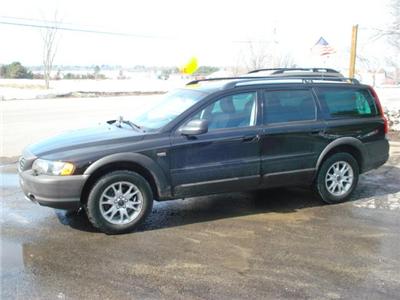 Used Volvo XC70 2004 : $9995