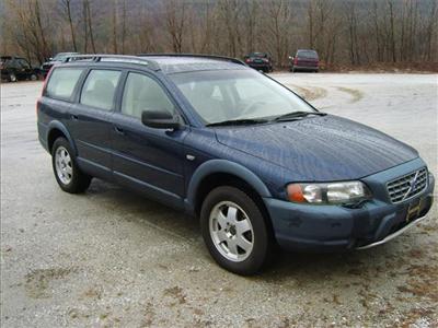 Used Volvo V70XC 2002 : $6495