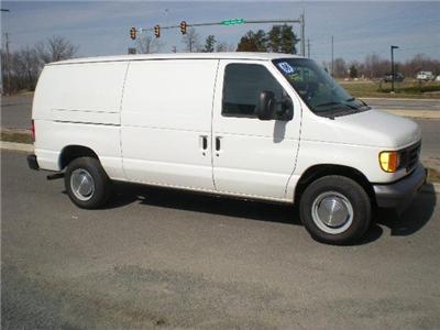 Used Ford E250 2006 : $8995