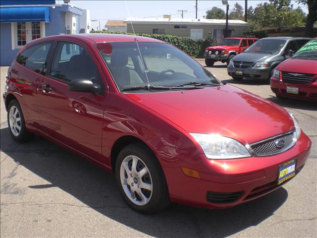 Used Ford Focus 2005 : $6999