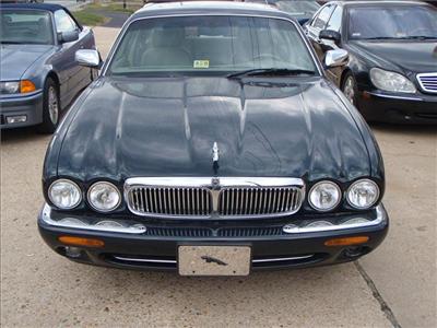 Used Jaguar XJ8 2000 : $7950